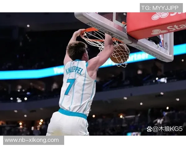 考辛斯盛赞新秀克尼佩尔或将超越库里投篮纪录成就 考辛斯盛赞新秀克尼佩尔或将超越库里投篮纪录成就